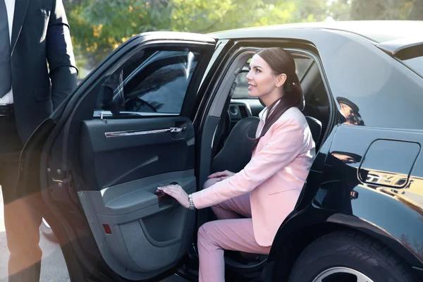 A Luxurious Ride Through Singapore: Chauffeur service singapore for Every Occasion