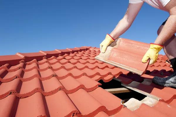 Roof Repairs Made Simple with Neenah’s Experts