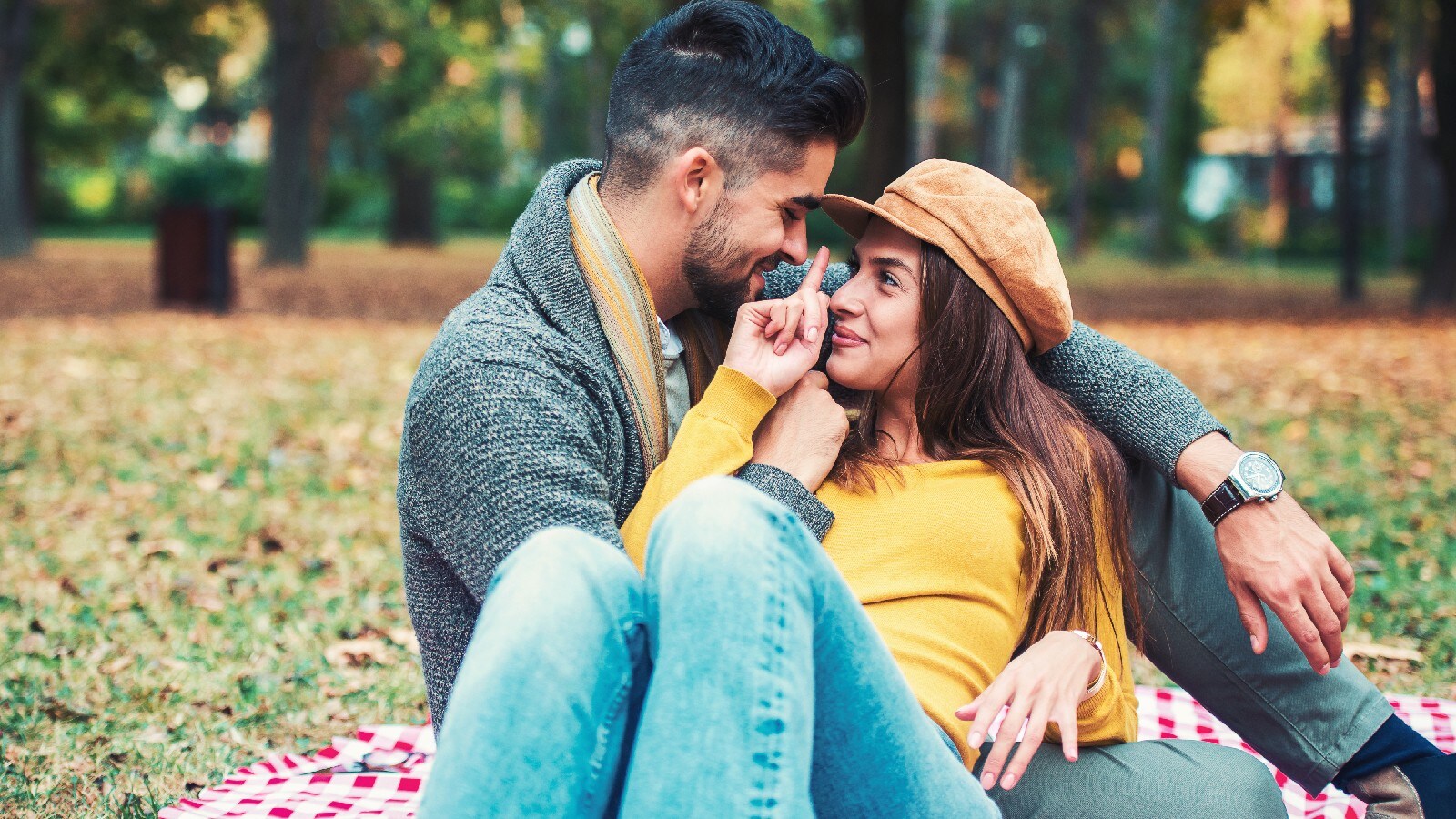 Factors to Consider Before Choosing a Matchmaking Service