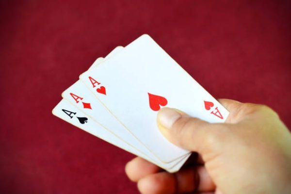 コインポーカーの全情報を網羅した完全ガイド