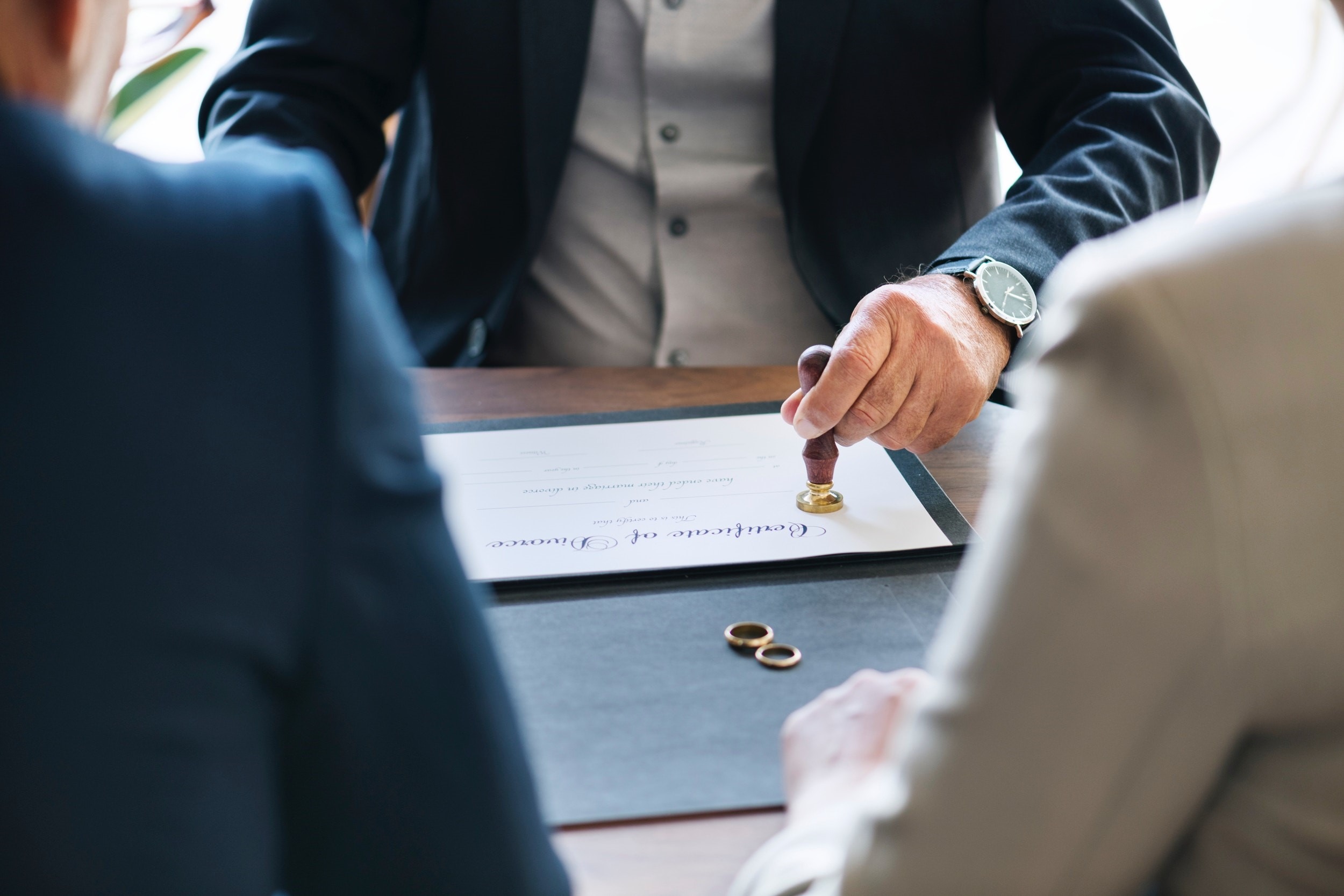 Arrange Urgent Family Document Services Through Mobile Notary Assistance