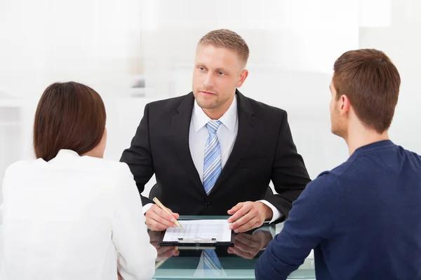 What to Expect During Your First Meeting With a Family Lawyer